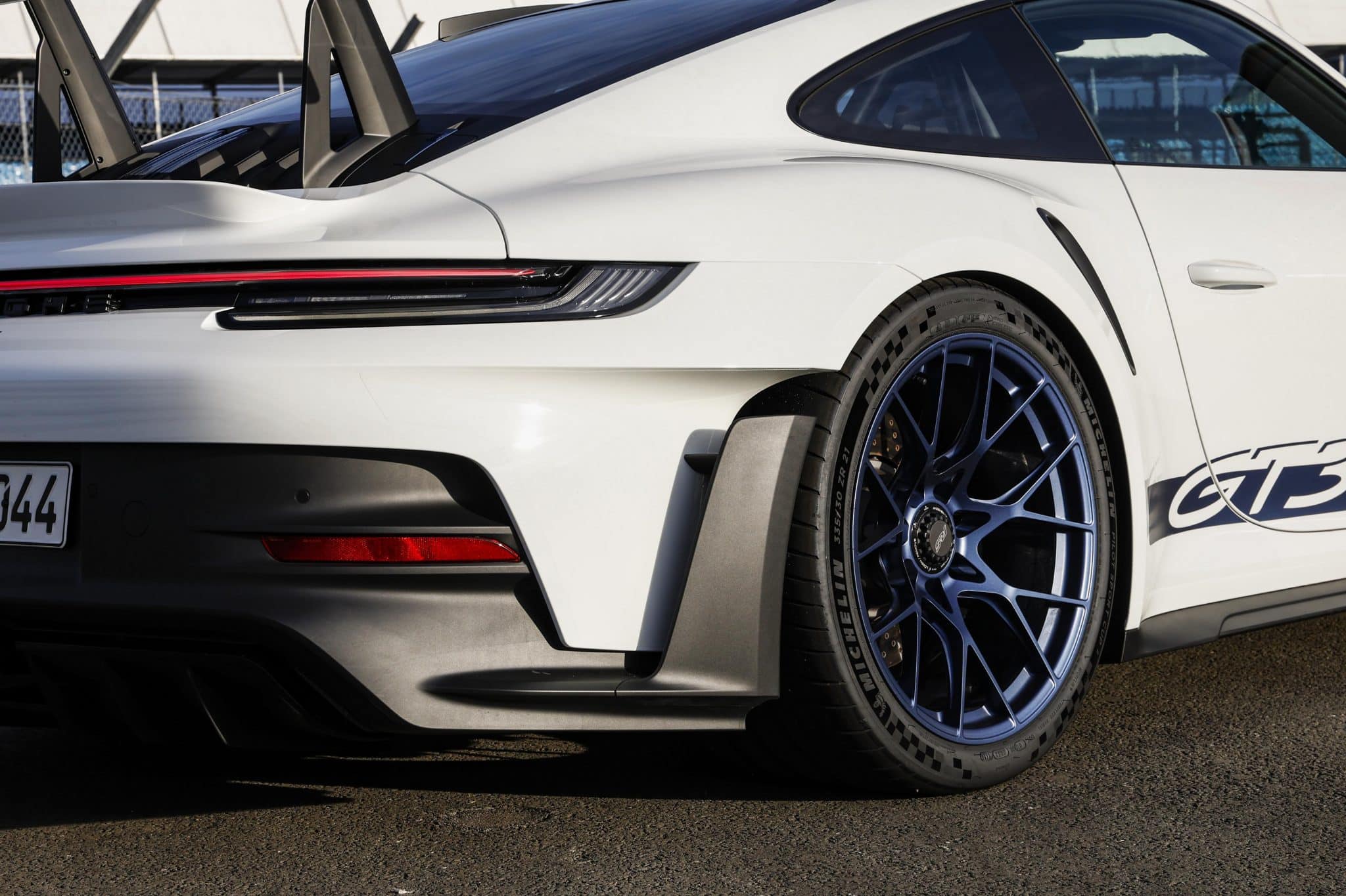 Porsche 911 992 GT3 RS in White (19) | Porsche Knowledge